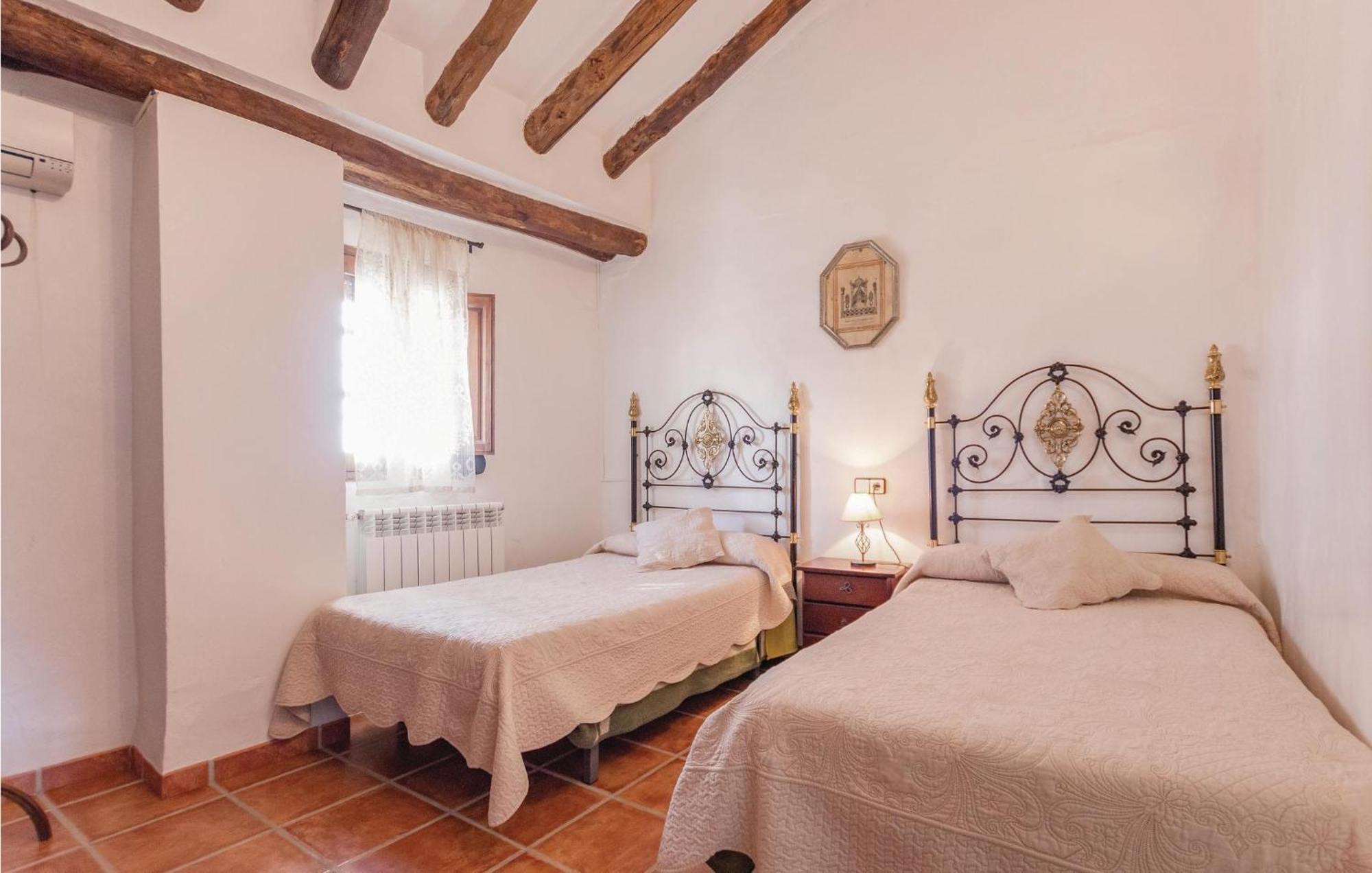 8 Bedroom Lovely Home In Иснахар Экстерьер фото