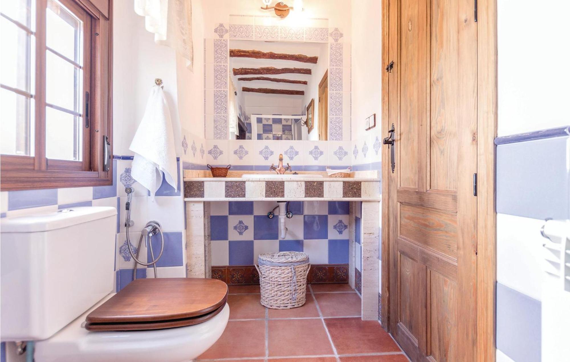 8 Bedroom Lovely Home In Иснахар Экстерьер фото